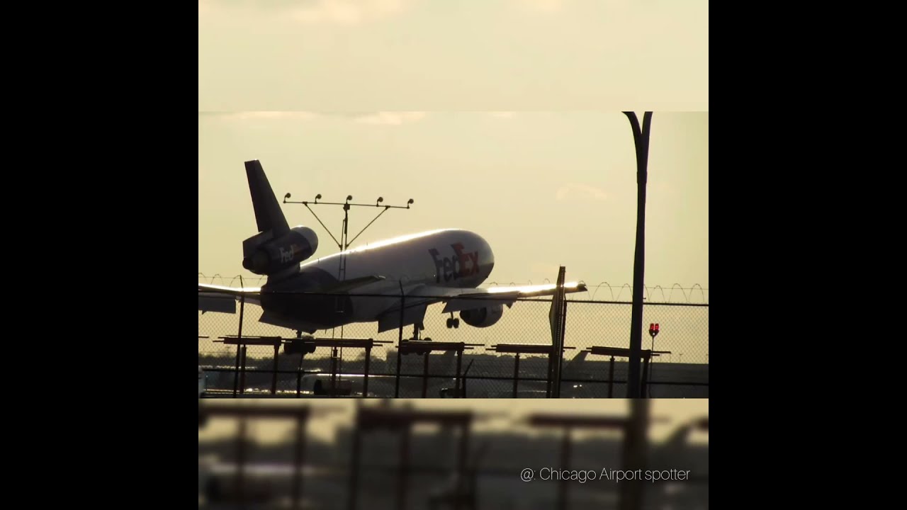 Pilot Forgets To Lower The Landing Gear - The Avgeeks