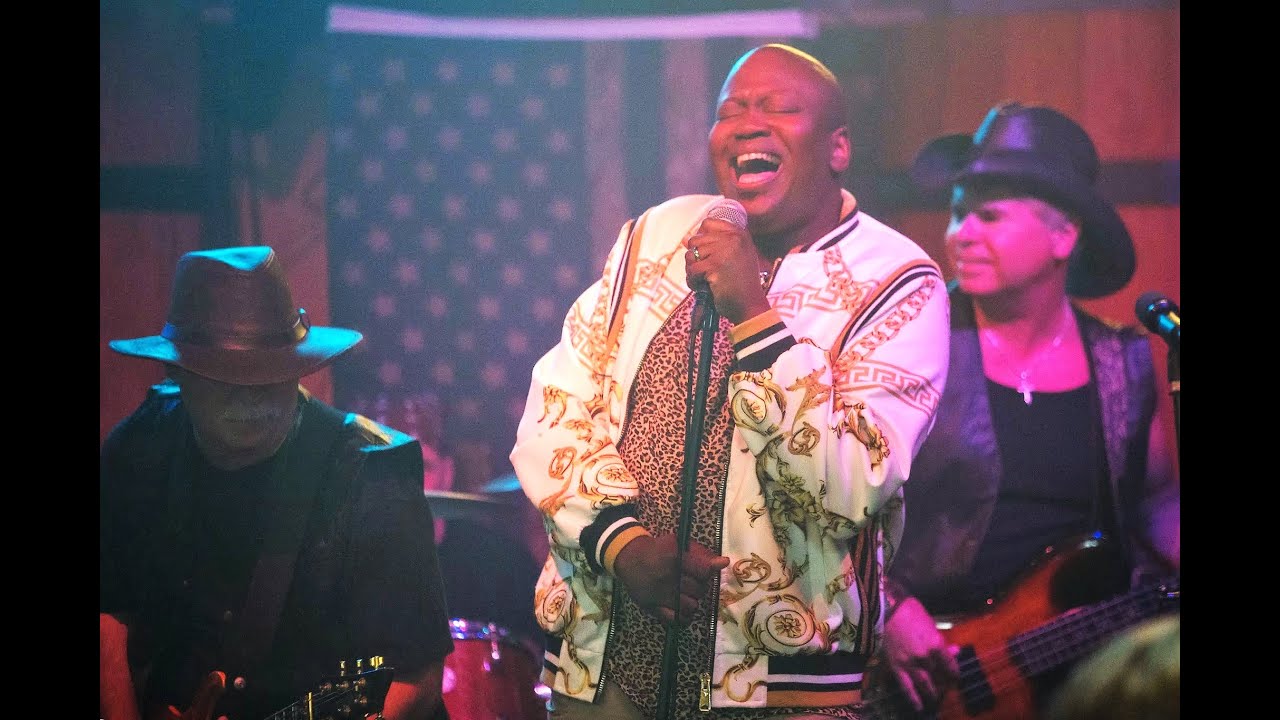 Titus Andromedon sings Lynyrd Skynyrd - Free Bird | Unbreakable Kimmy Schmidt: Kimmy vs the Reverend
