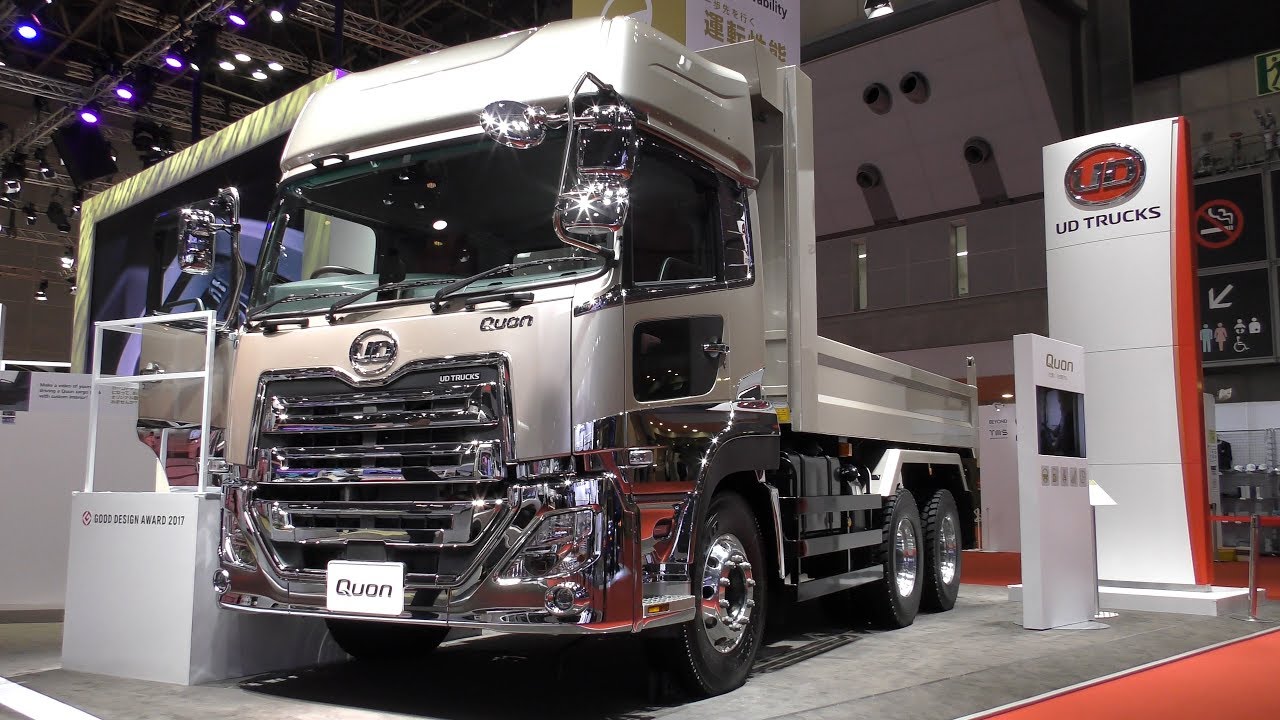 【4K動画】ダンプカー（UDトラックス）大型トラック (Tokyo JAPAN) モーターショー