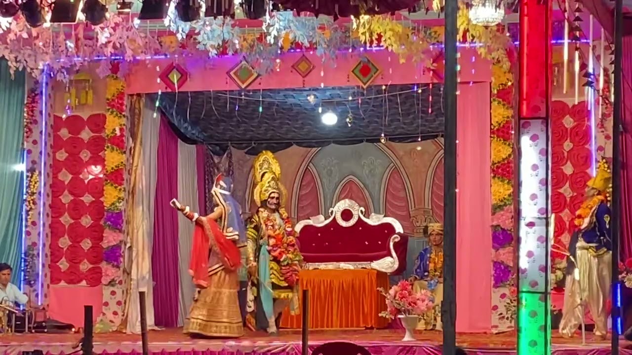 देघाट रामलीला में रावण और मंदोदरी का अभिनय