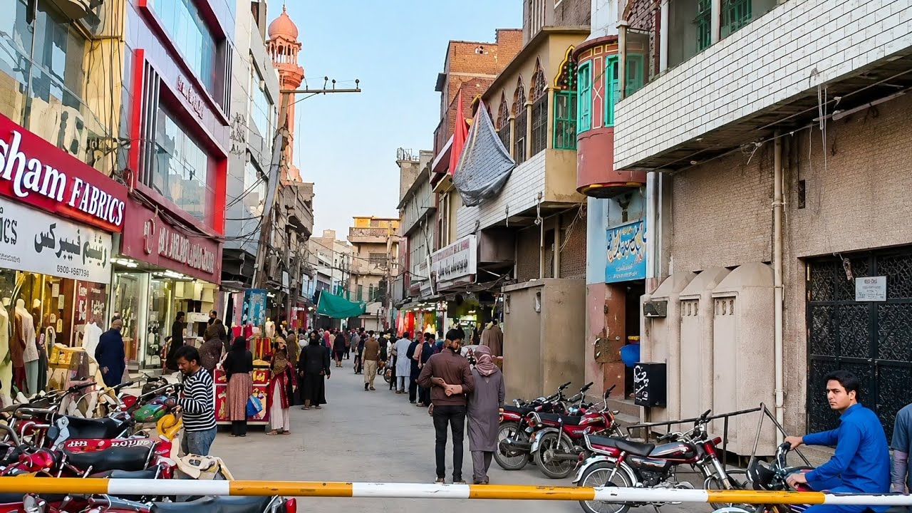 Jhelum 🇵🇰 Walking Tour | Exploring the City’s Energetic Streets
