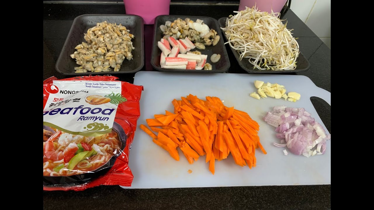 Seafood ramyun
