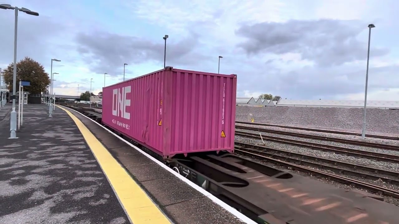 Freightliner 70014 departs Eastleigh with plenty of clag!