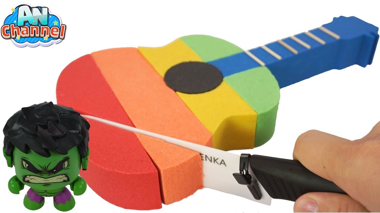Kids make Guitar by Kinetic Sand