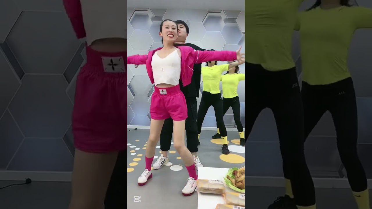 A collection of 14-minute videos of Coach Wanyomori Diet Exercise in China! Dieting has become easy