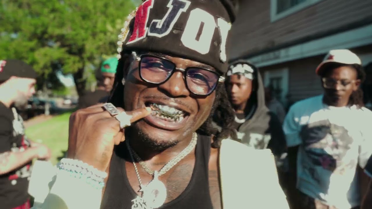 Young Deji ft 30 Wayz - Come Here (Remix) [Official Music Video]