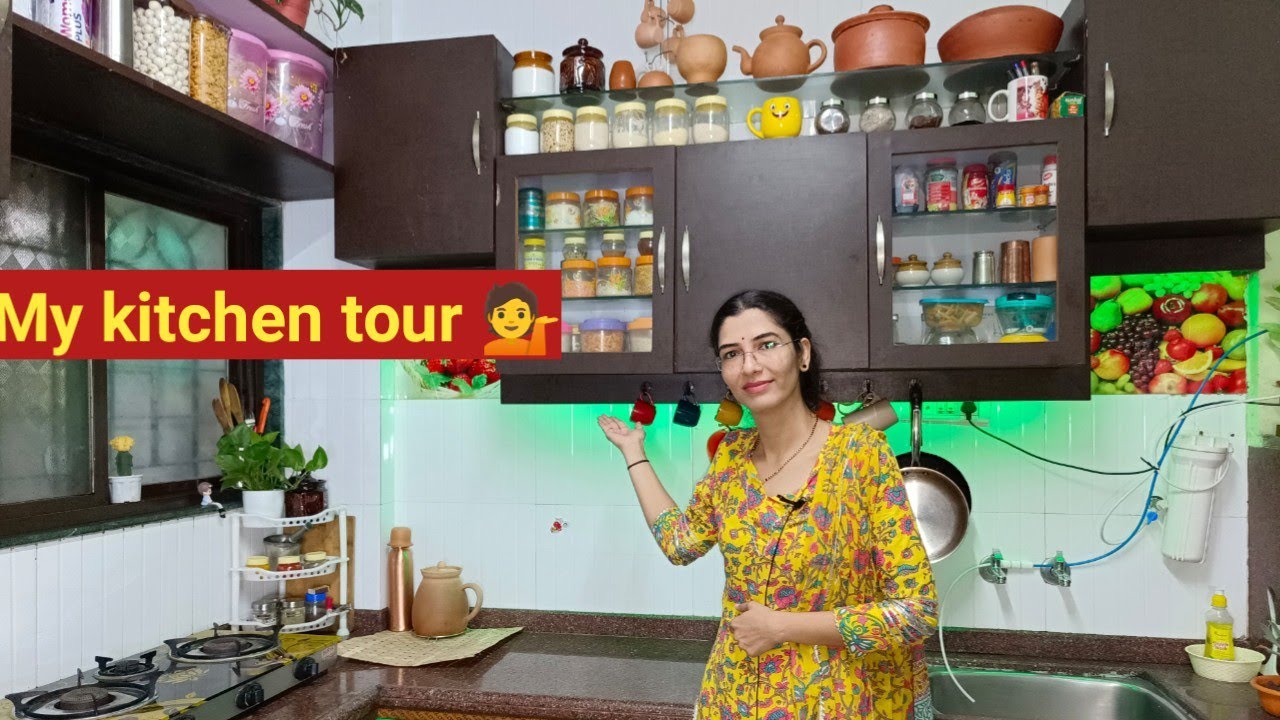 माझं स्वयंपाक घर💁My kitchen tour🤗 खास तुमच्या आग्रहासाठी👉माझ्या किचनची सुबक मांडणी/माझं नीटनेटक किचन