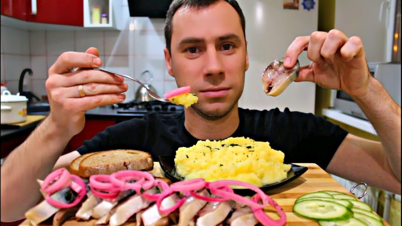 СЕМЕЙНЫЙ МУКБАНГ| ПЮРЕШКА СО СКУМБРИЕЙ🐠🐠🐠 |MUKBANG FISH | не АСМР| REAL SOUNDS| Eating show|먹방