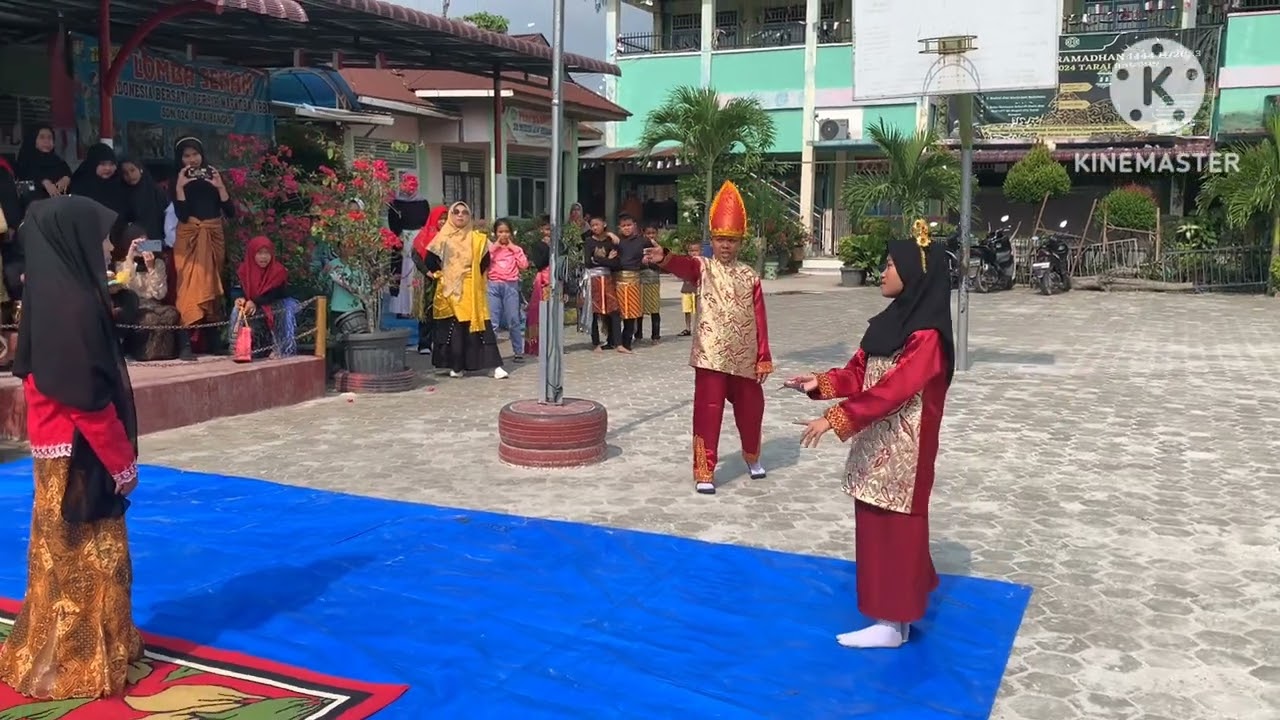 Drama Malin Kundang. di SDN 024 Taraibangun