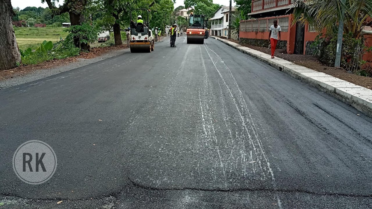 Travaux de la route Moroni-Mitsoudj&eacute;