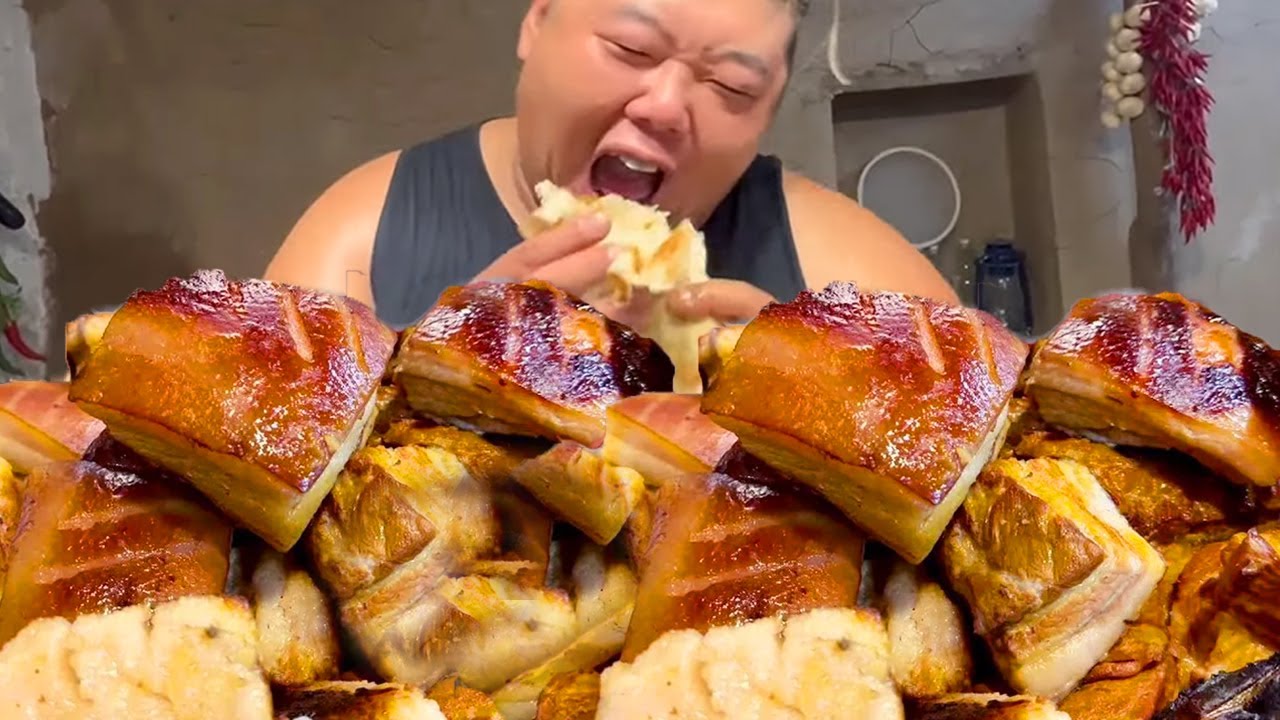 10斤五花肉猴哥切大块做熏肉，剁碎用大饼卷着吃，一口下去满是肉太爽了！【胖猴仔】