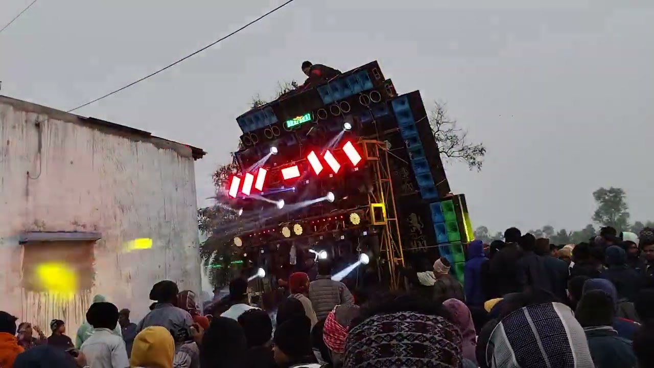 সেই লেভেলে গান বাজিয়ে😯Bhai Bhai Music কীভাবে B Music এর সামনে মাঠে Entry নিচ্ছে দেখুন - Bhabanichak
