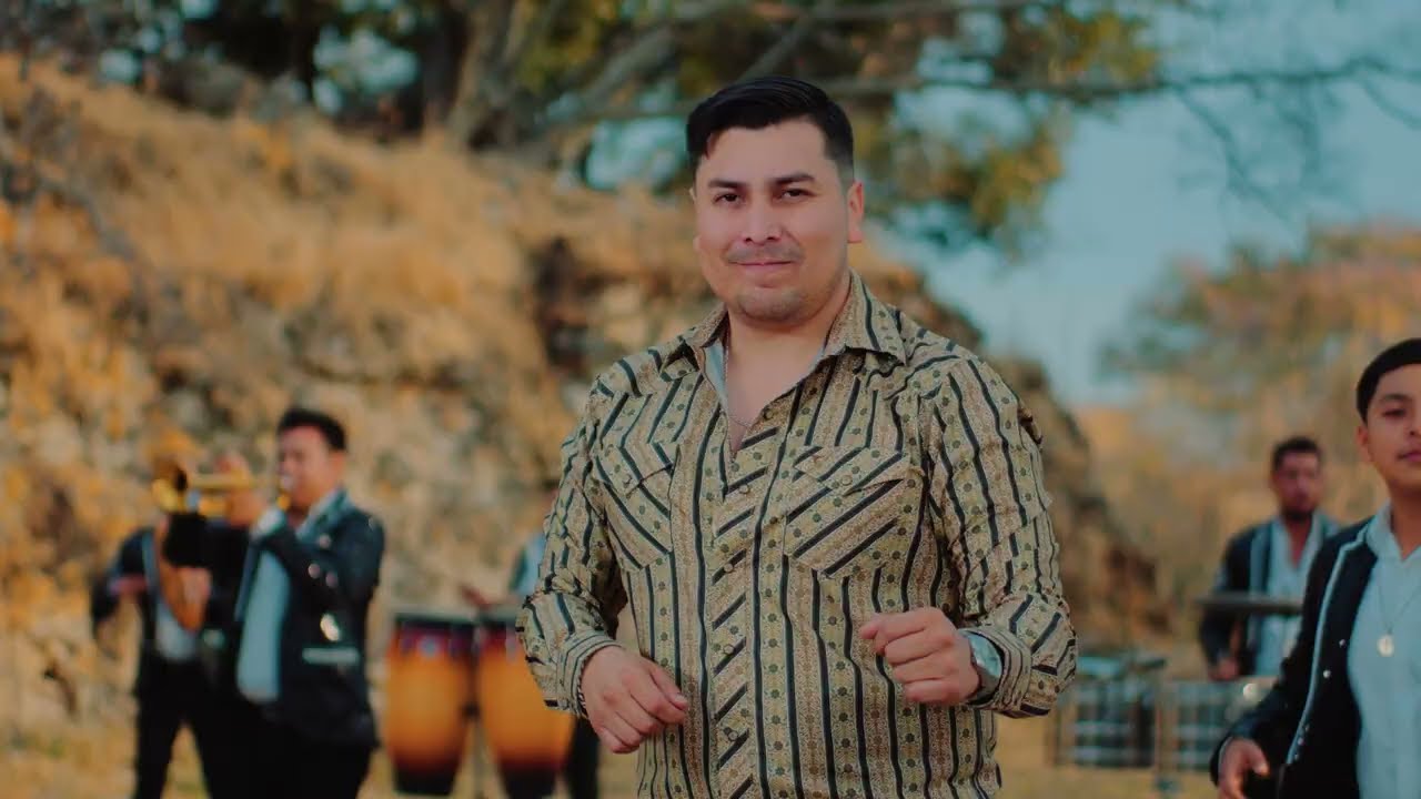 COMO TE EXTRAÑO MI AMOR - VICTOR GONZALEZ Y LA MISMA LUNA