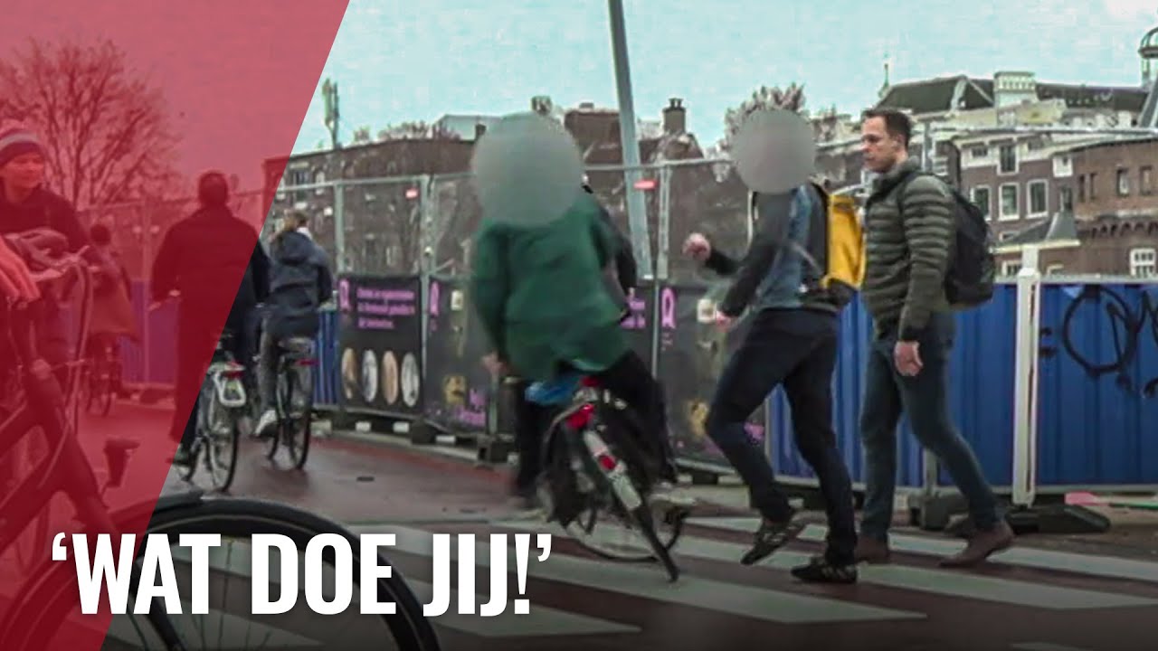 Voetganger en fietser op de vuist op Odebrug