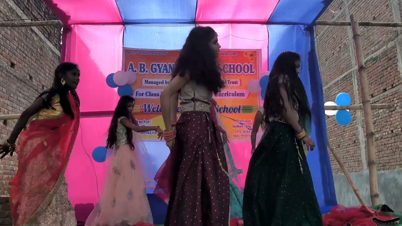 दो तोले की मुंदरी लादे बच्चों द्वारा  dance                                 A. B. Gyan Niketan