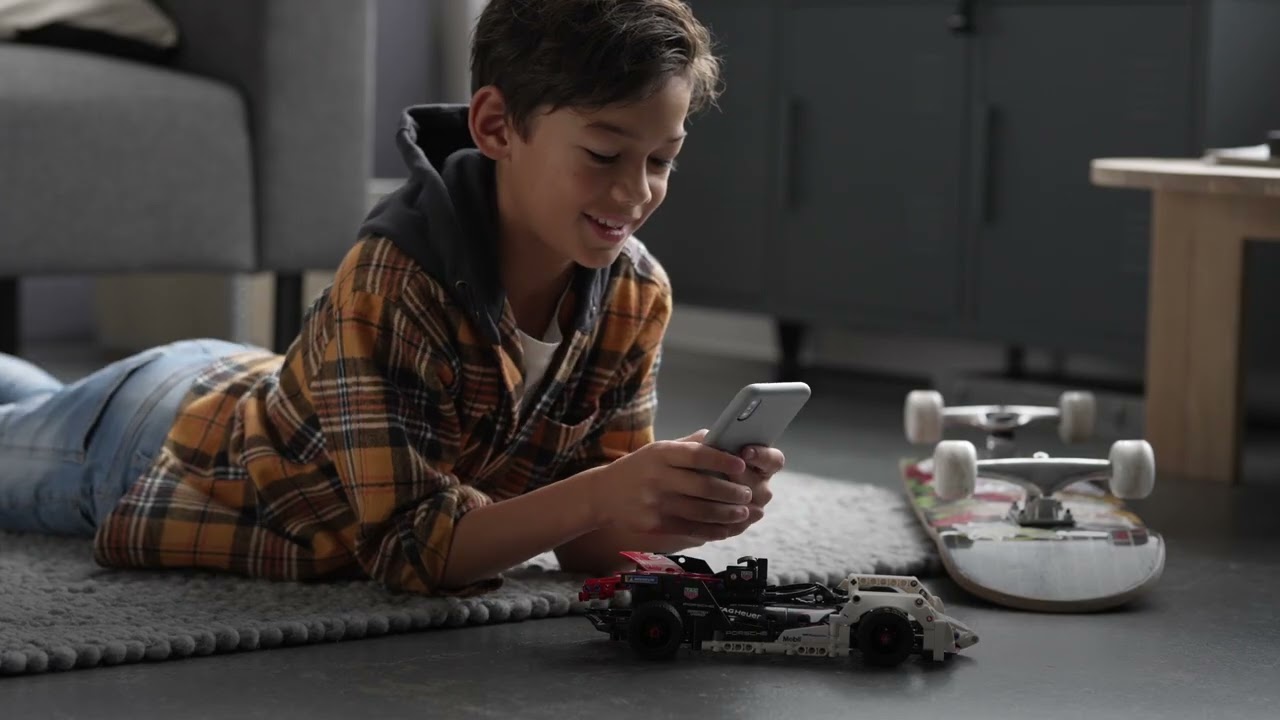 LEGO 42137 Formula E&reg; Porsche 99X Electric