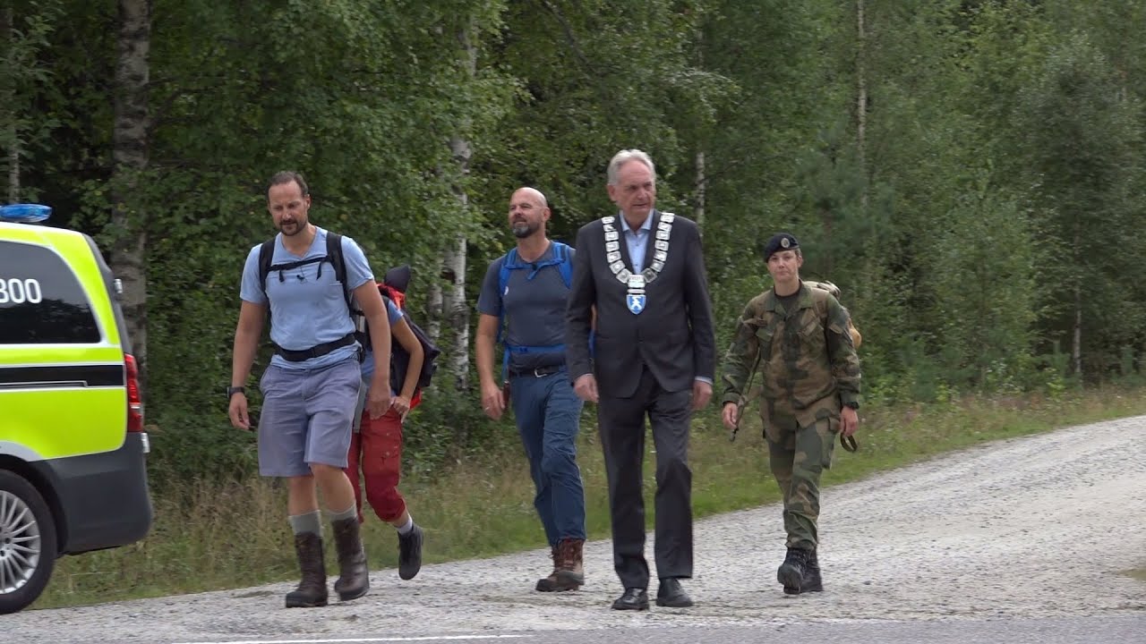 HKH Kronprins Haakon går Flyktningeruta