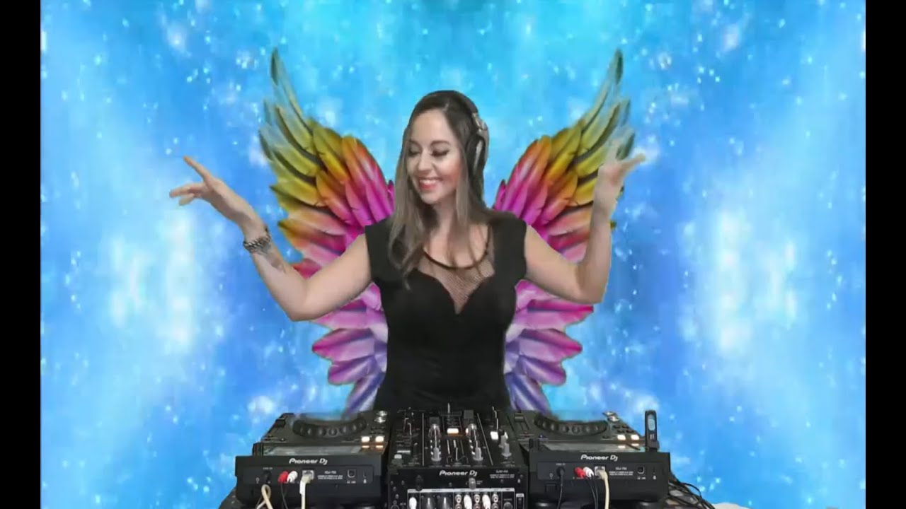 HAIIAH - DANCING ON GLITTER 003- PROGRESSIVE TRANCE AND TECHNO MAY 2021