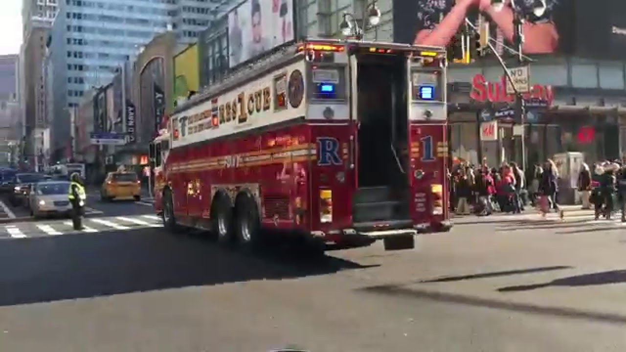 MAJESTIC FDNY RESCUE 1 BLASTING IT'S AIR HORN & 