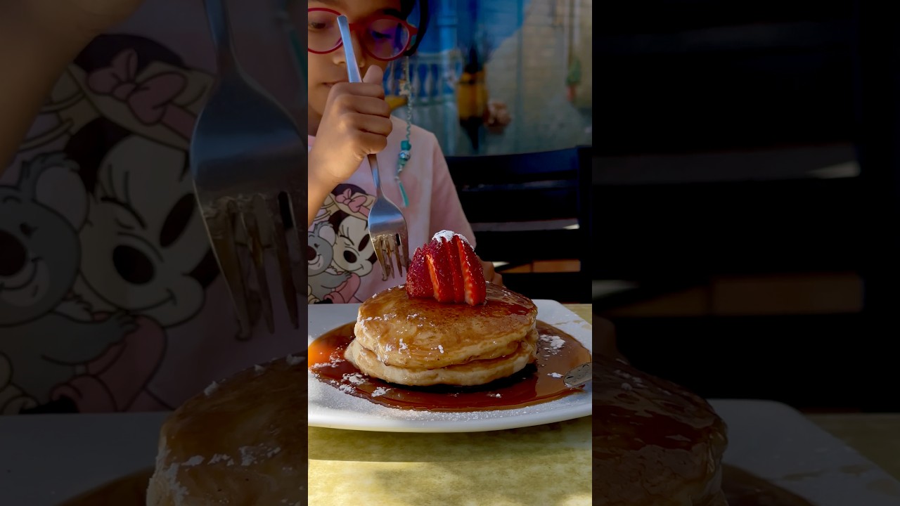 Family Breakfast in Port Macquarie 🥞🍳| Pancakes, Omelette 