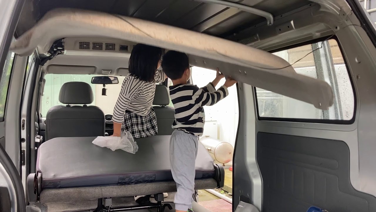 露營車菱利內裝拆除
