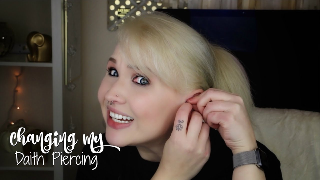 Changing My Daith Piercing (FIRST TIME)!