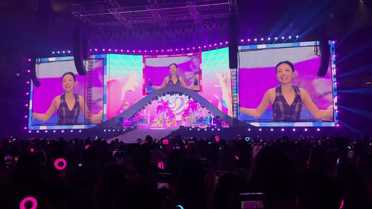 POP! (Nayeon) - Twice 5th World Tour in Dallas | Globe Life Field!!!