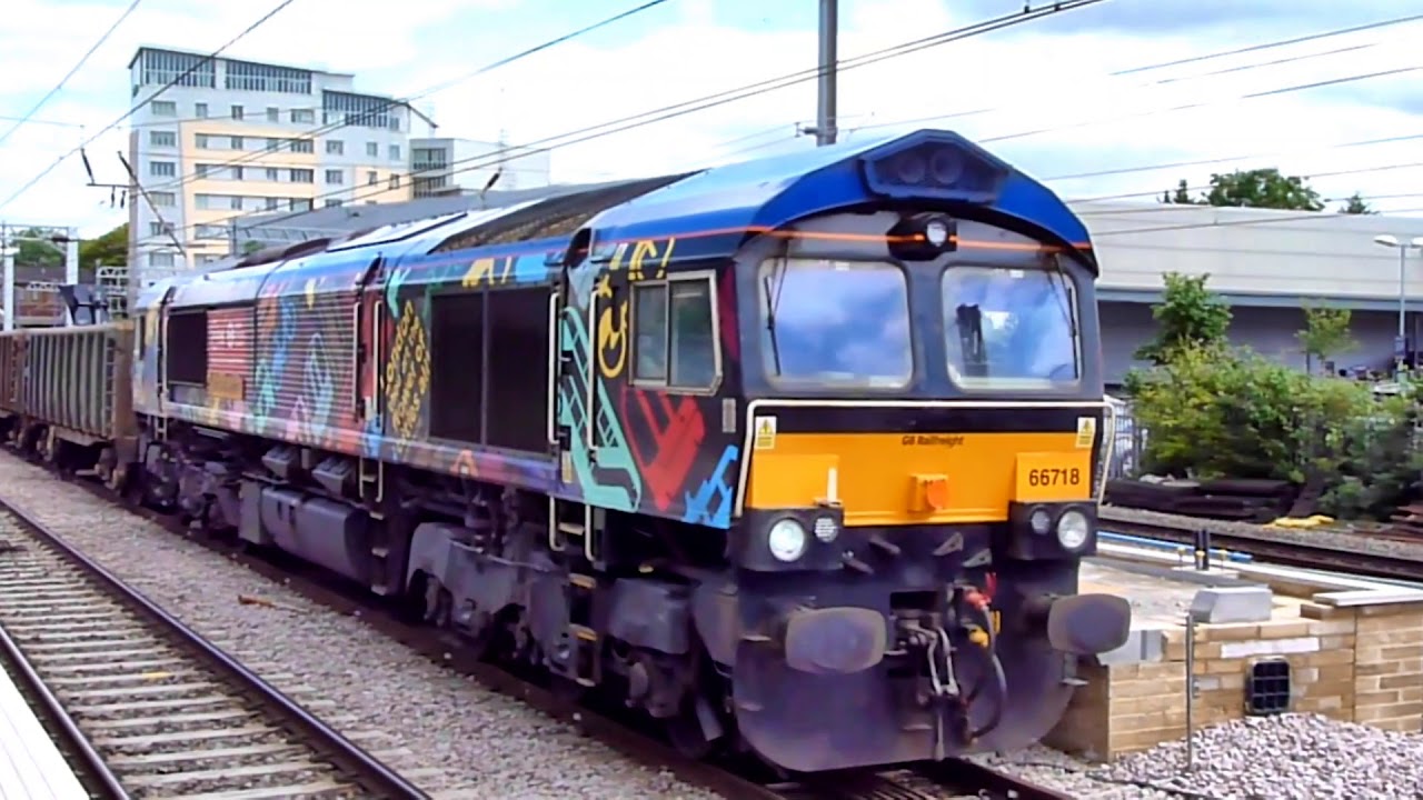 Freight Trains at: West Ealing and Hanwell