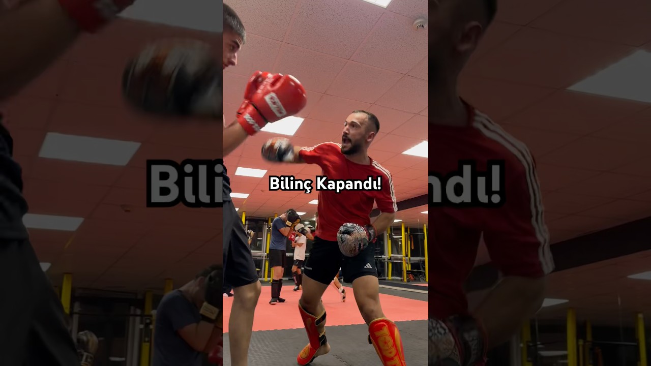 Bilin&ccedil; kapandı yumruklamaya devam etti! 😱 #boks #sparring #boxing #mehmetmıstık