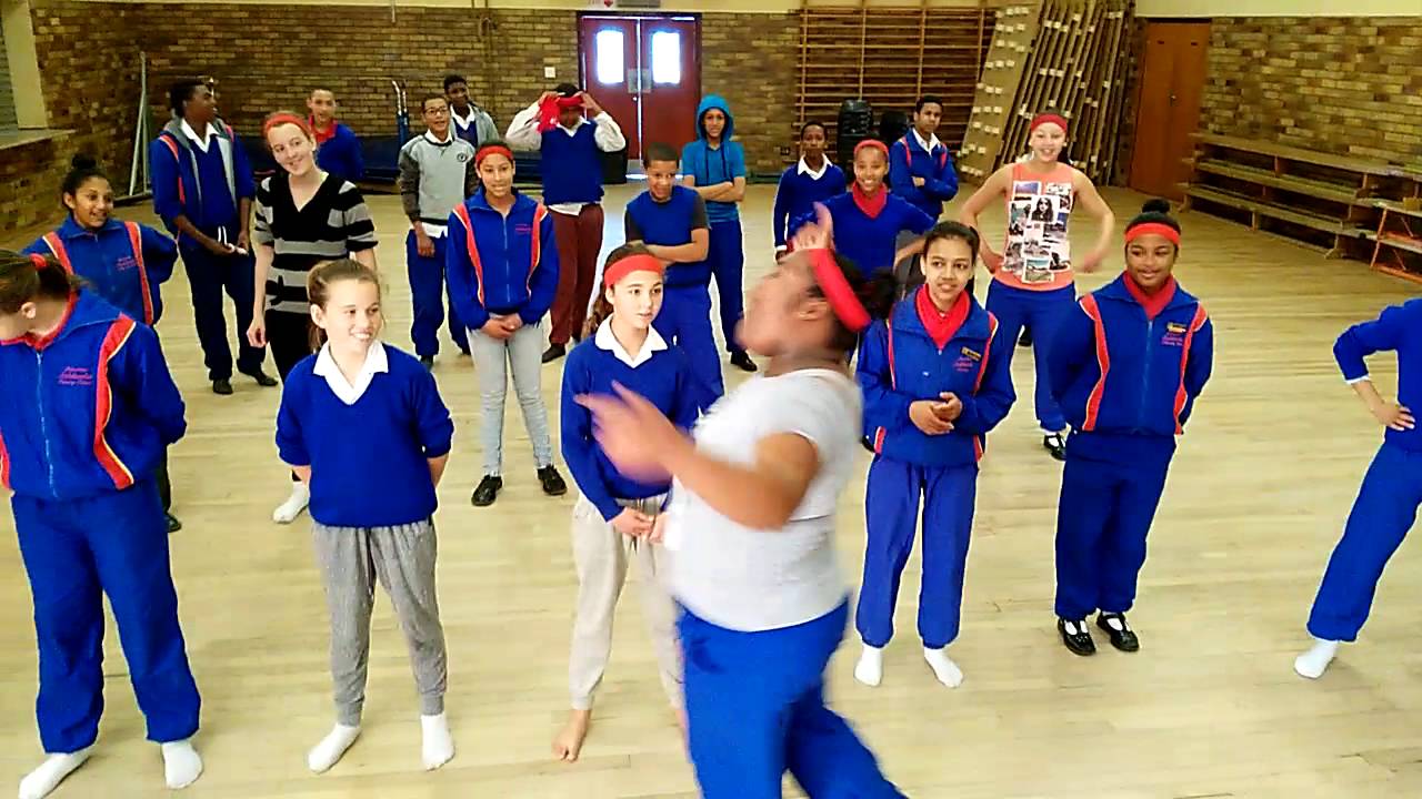 Saldanha Primary - Grade 7's dance (Wiggle)