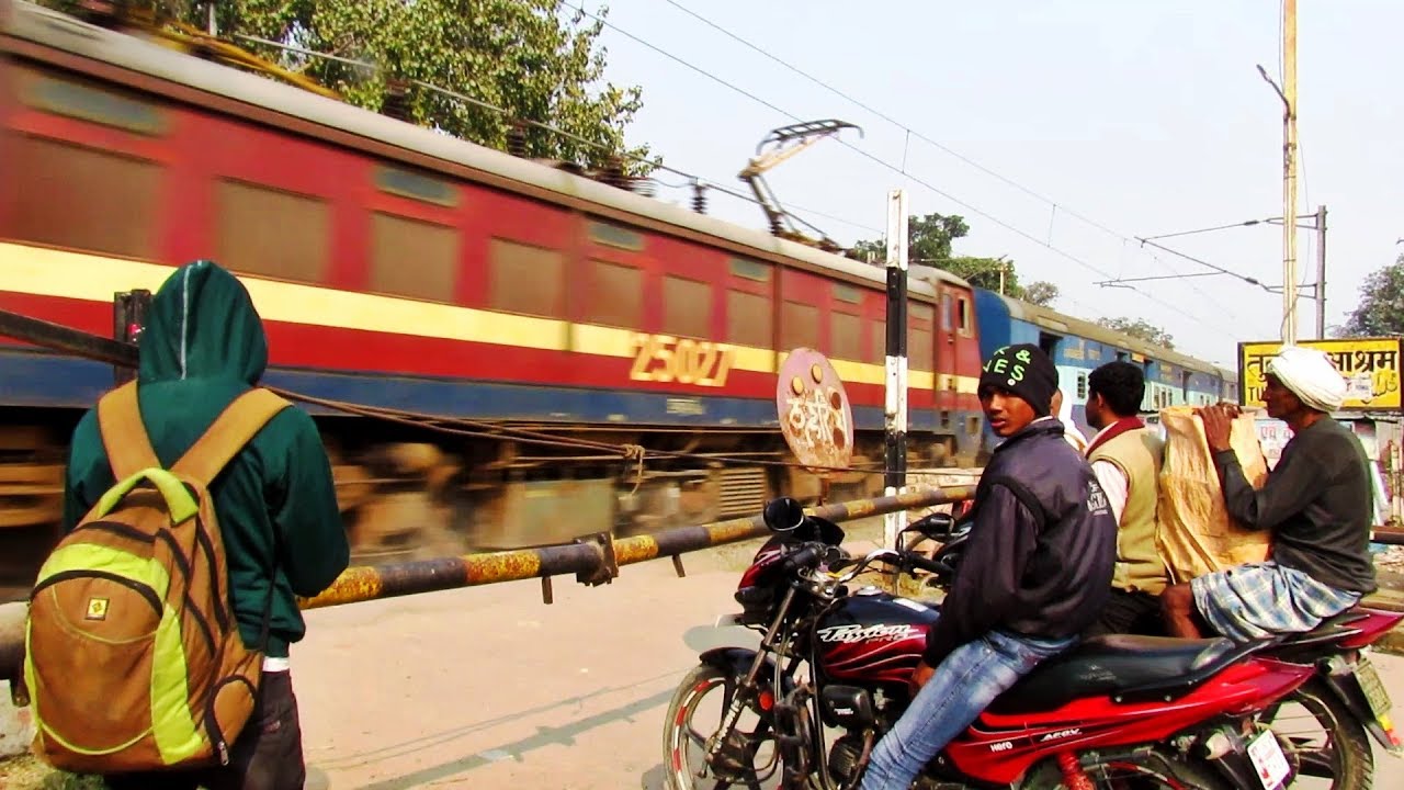 TRAINS at LEVEL CROSSING Gate || 6 in 1 - HIGH SPEED Trains Compilation !!
