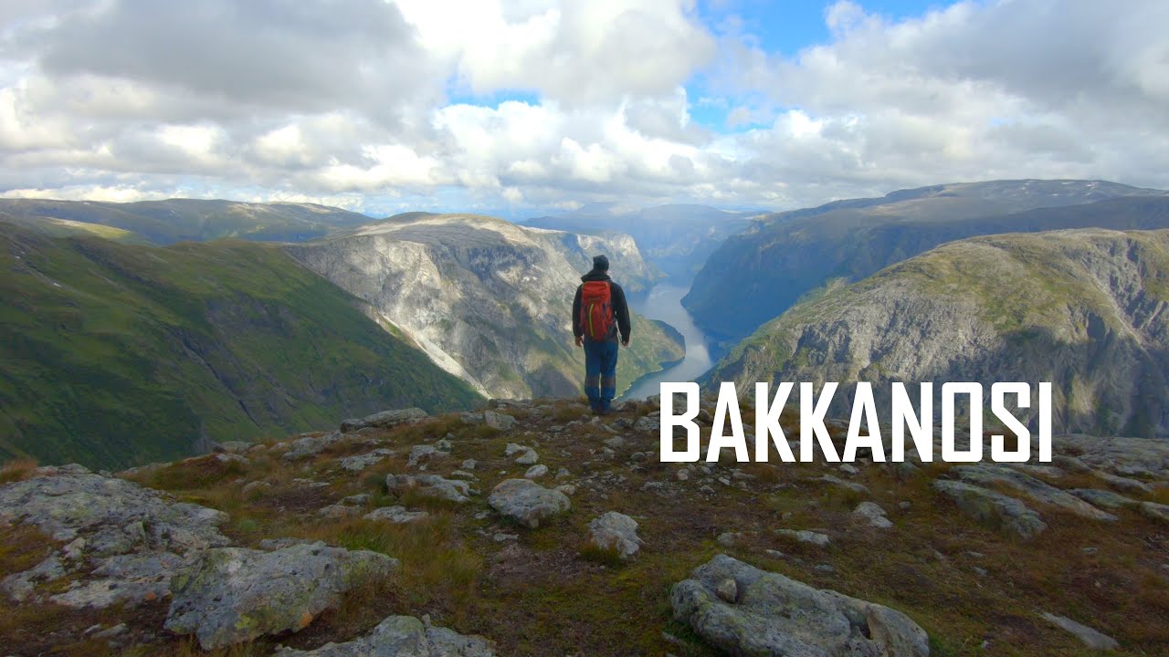Silent hike to high mountains, with a veiw down to the Fjords