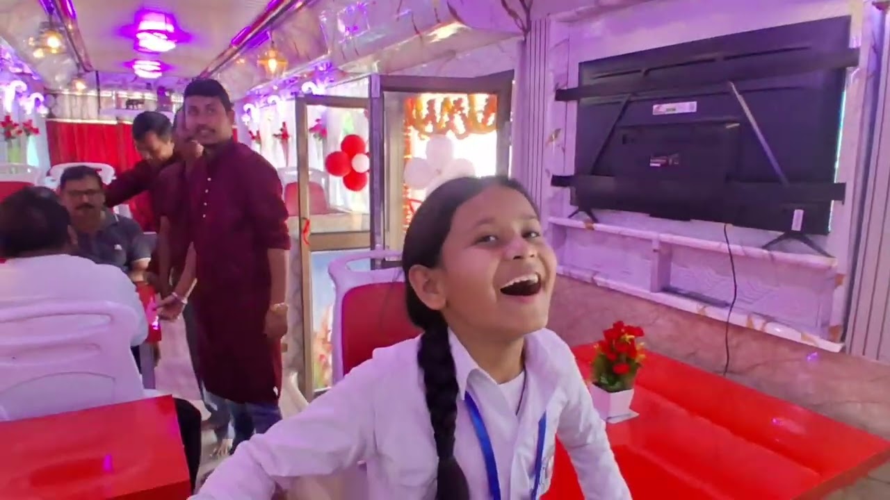 ৰঙা বাছ #ৰাইন'এক্সপ্ৰছ এতিয়া#ৰাইন' ফুড এক্সপ্ৰেছ|| কি কি খাবলৈ পাব? ৰাইন' ফুড এক্সপ্ৰেছ বোকাখাতত