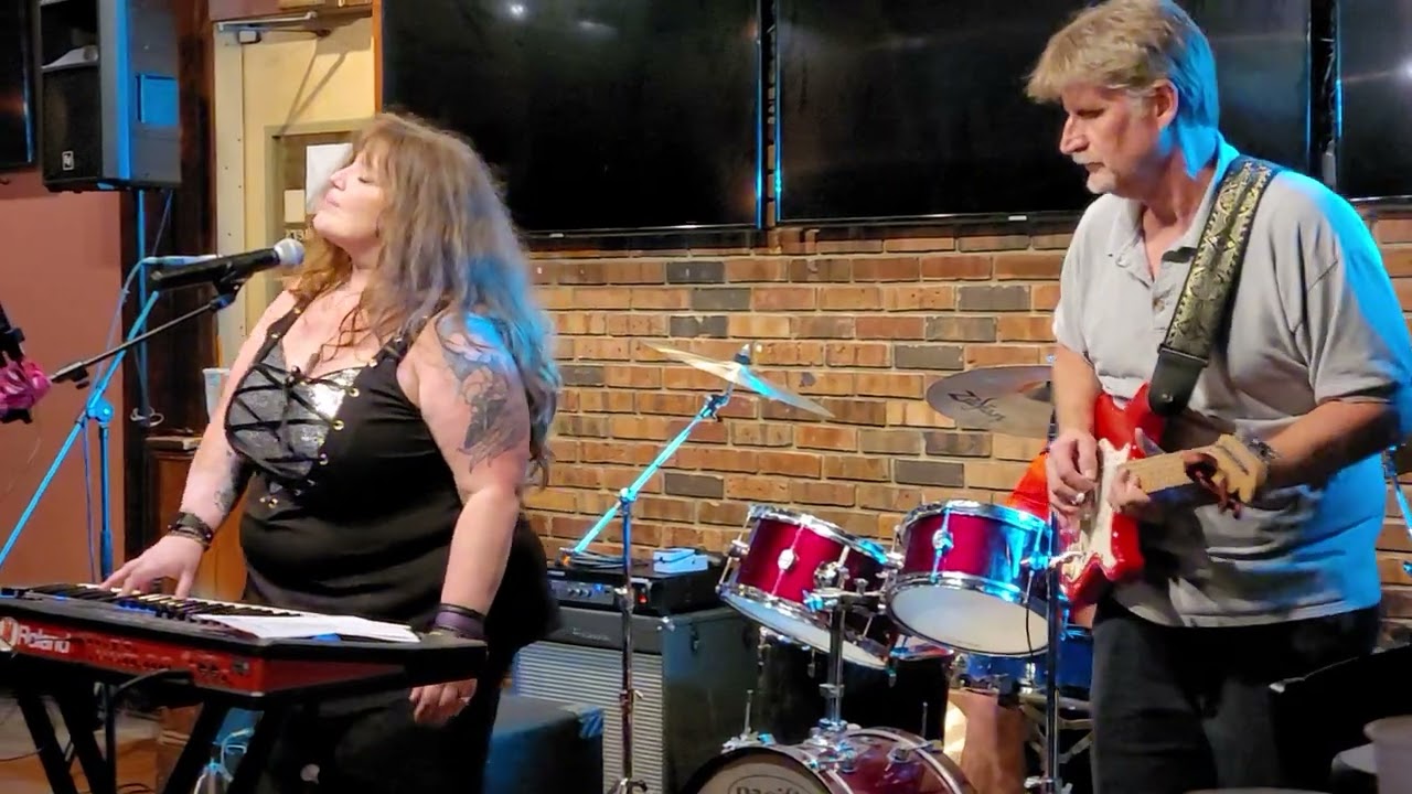 8 minute long roadhouse blues