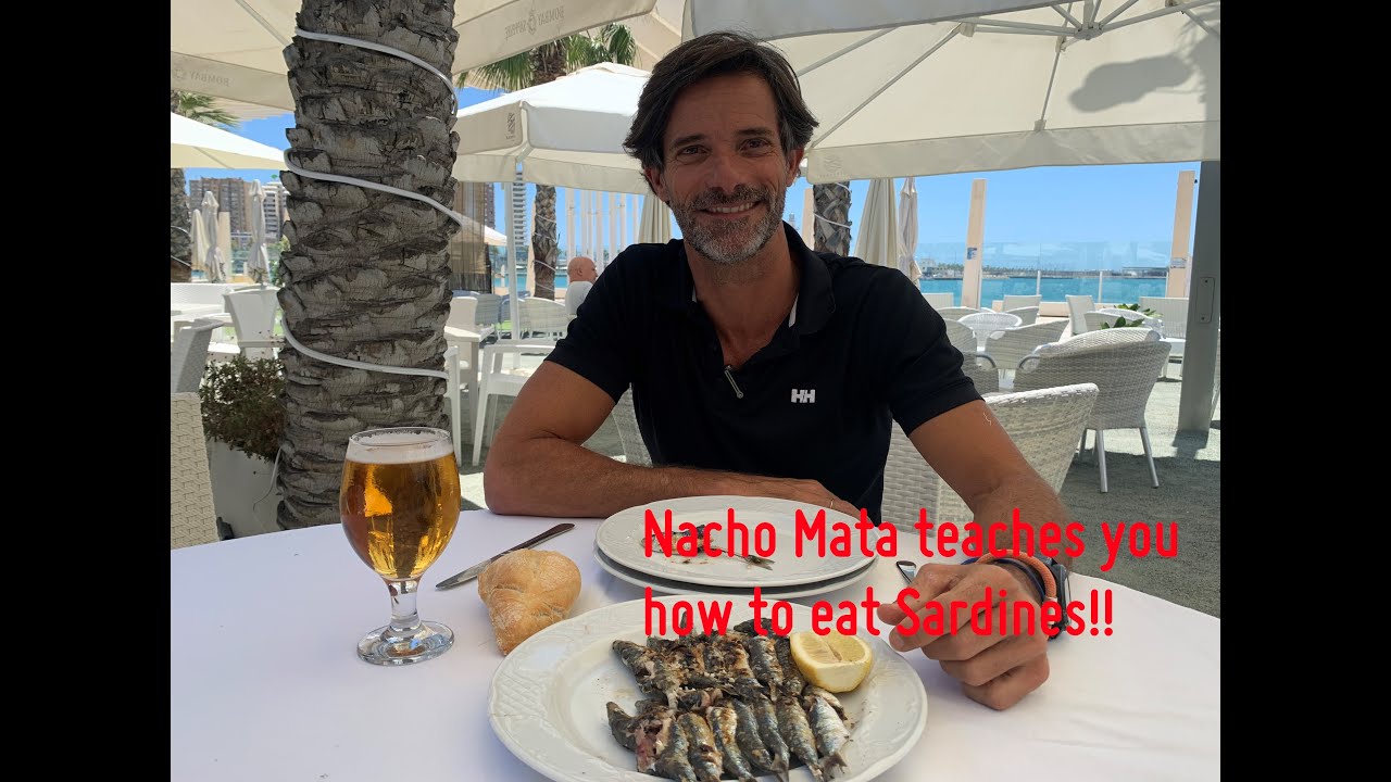 Nacho Mata shows you how to eat Espetos