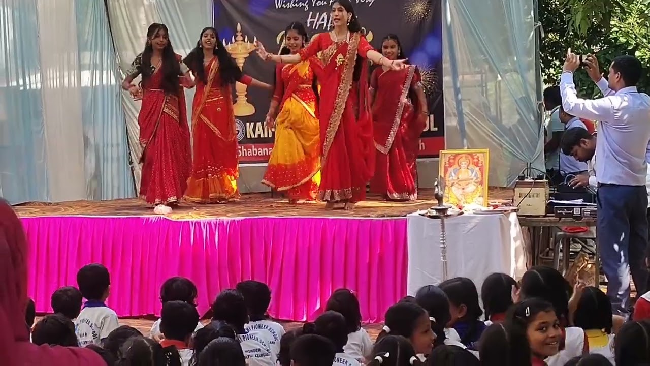 SCHOOL DANCE PROGRAM....RAM AAYENGE