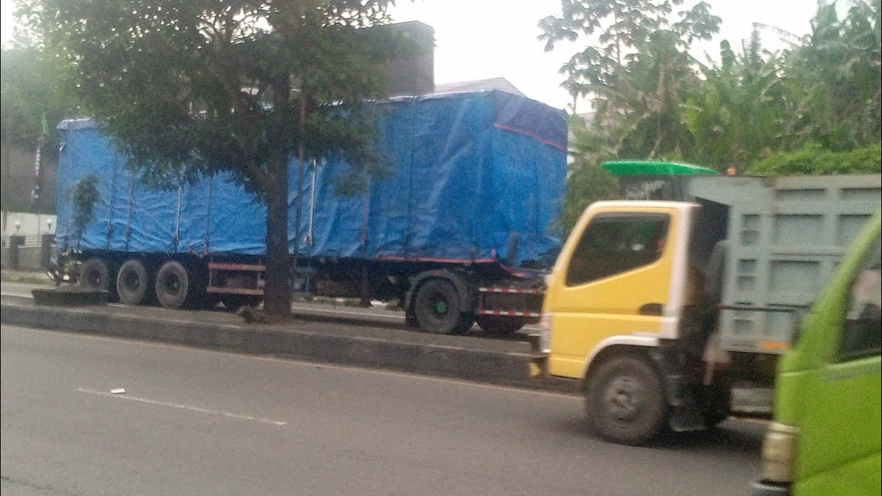 Truk trailer UD QUEESTER muatan tinggi !! Truk kontainer Dump truk trinton wingbox truk  selfoader 