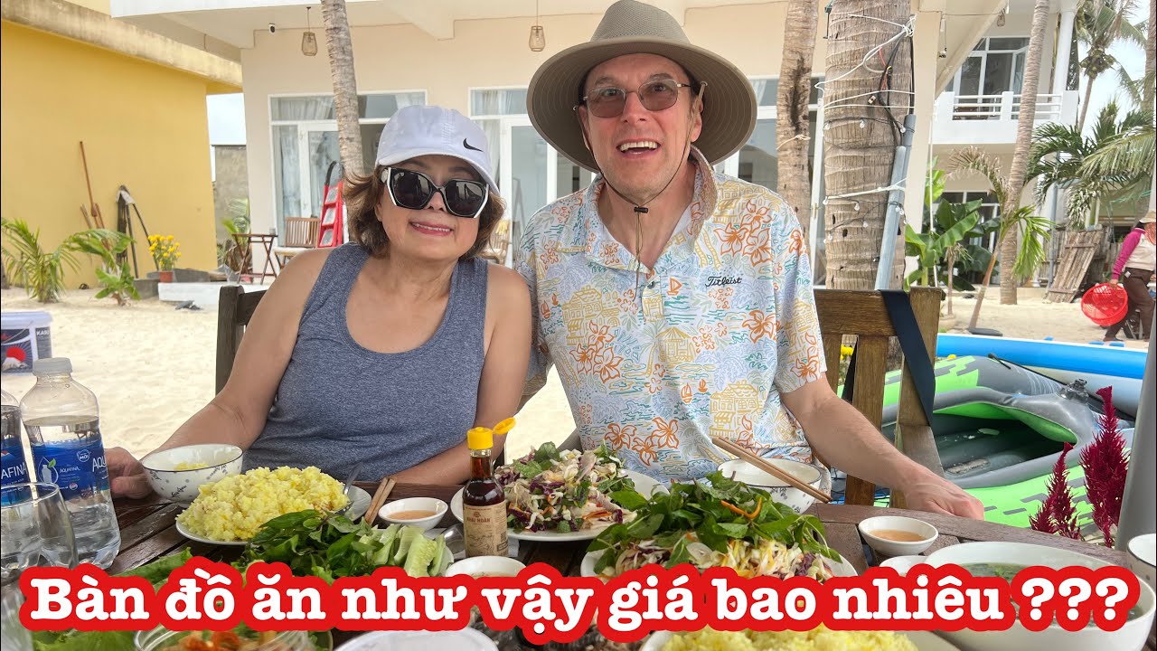 Cô chú việt kiều Canada rất thích Resort này bán đồ ăn giá rẻ...!