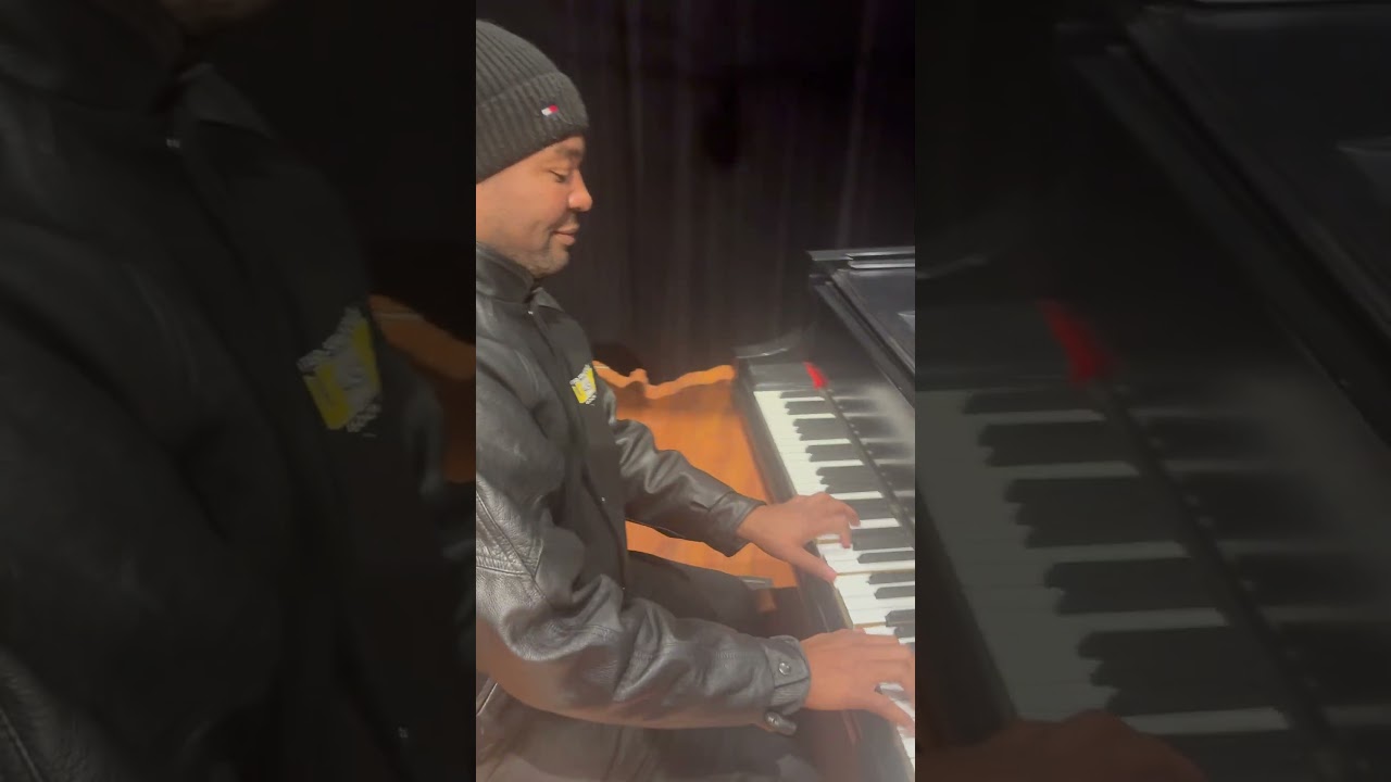 This piano reminds me of the music school of Nigeria .