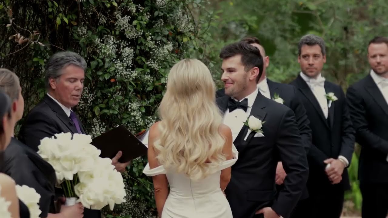 Mat and Angel Saxon Manor Barn Wedding   Sneak Peek From Cup of Love