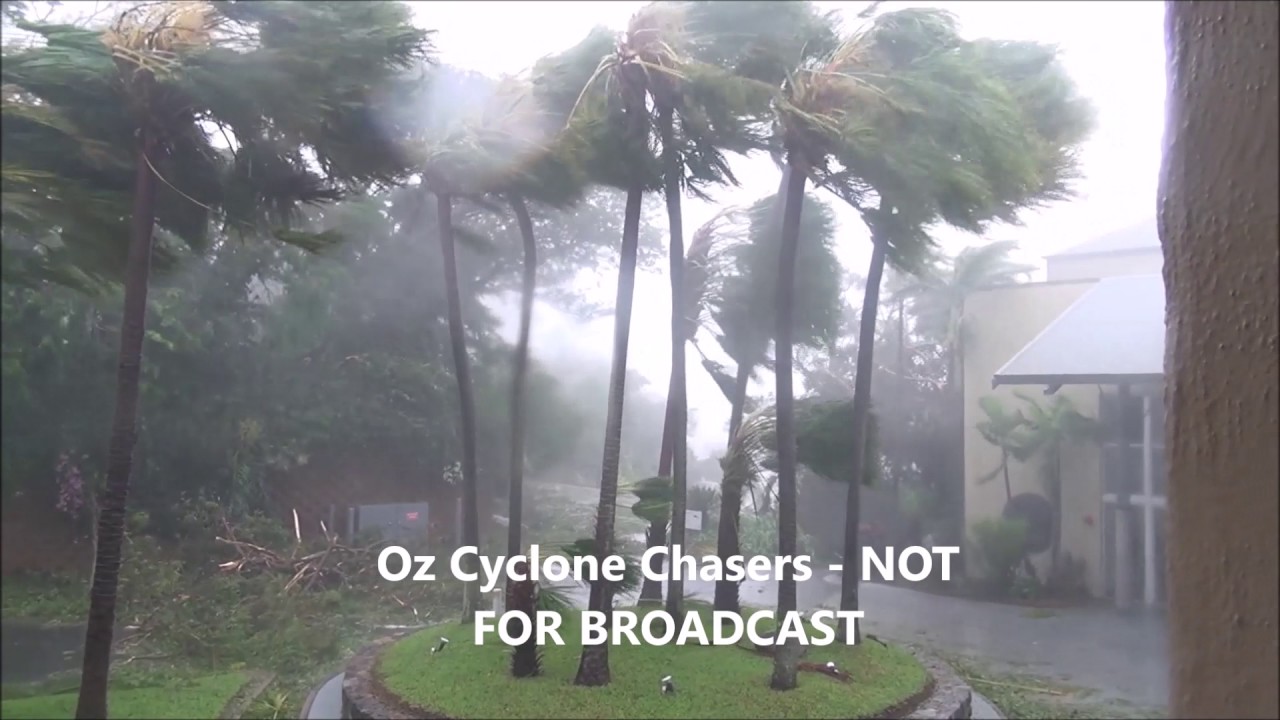 Severe Tropical Cyclone Debbie Chase - Airlie Beach Full Chase/Documentary