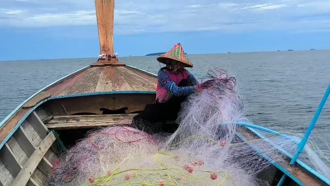 วางอวนปลากระบอกใหญ่  [เรือหัวโทงภูเก็ต]