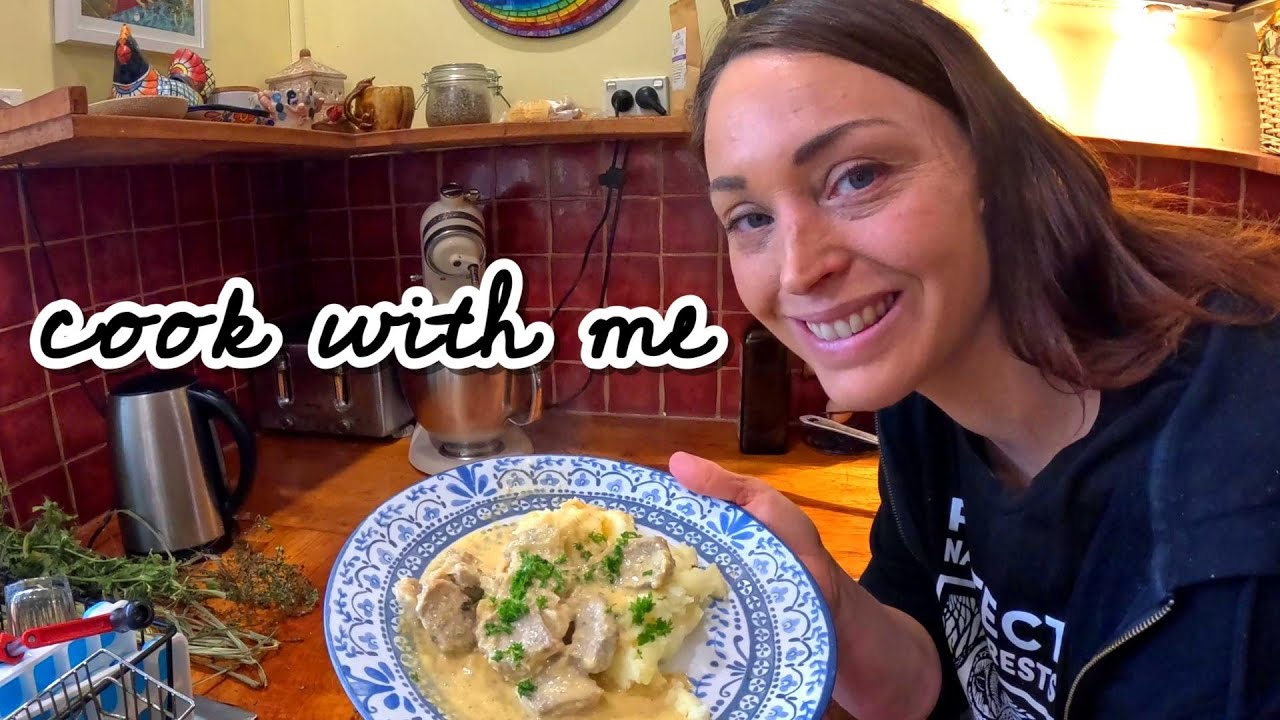 Australian Homestead Meals | Creamy Garlic Pork | GAPS Almond Chocolate Brownie | Feed a Crowd