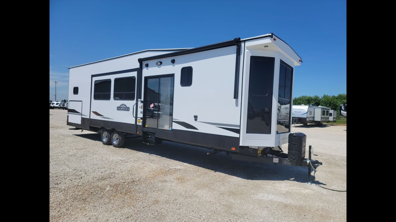 2021 Hampton 364MBL Destination Park Trailer