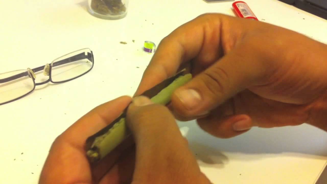 How to Roll a Blunt - A Lesson From HigherEducation