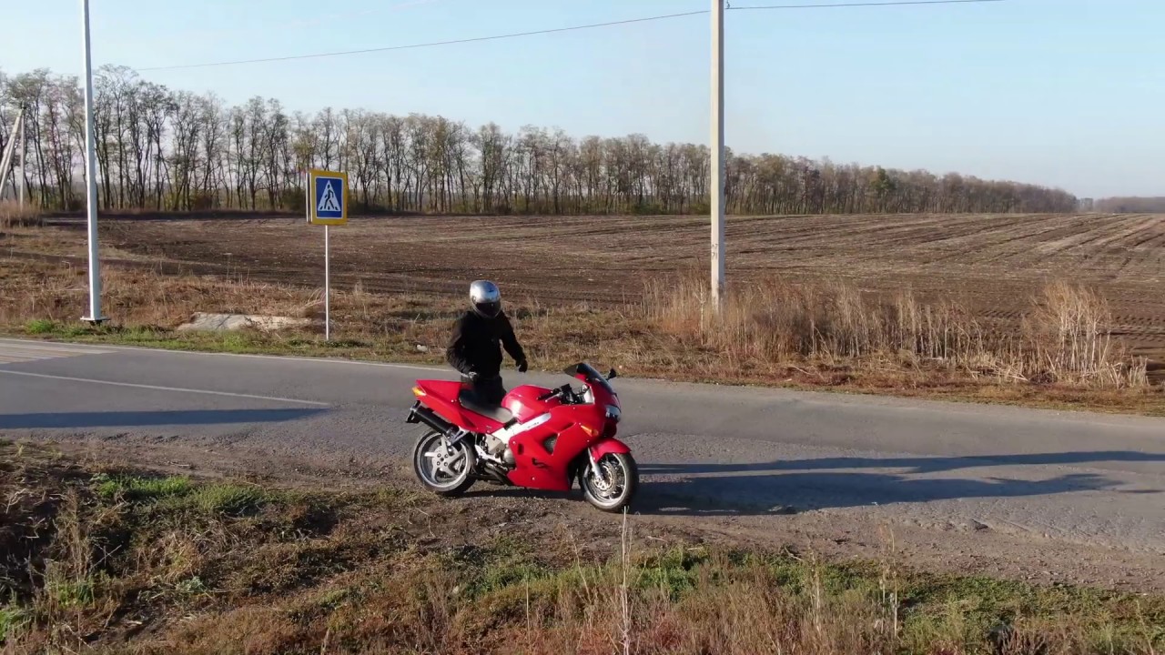 VFR 800 low rpm pure sound
