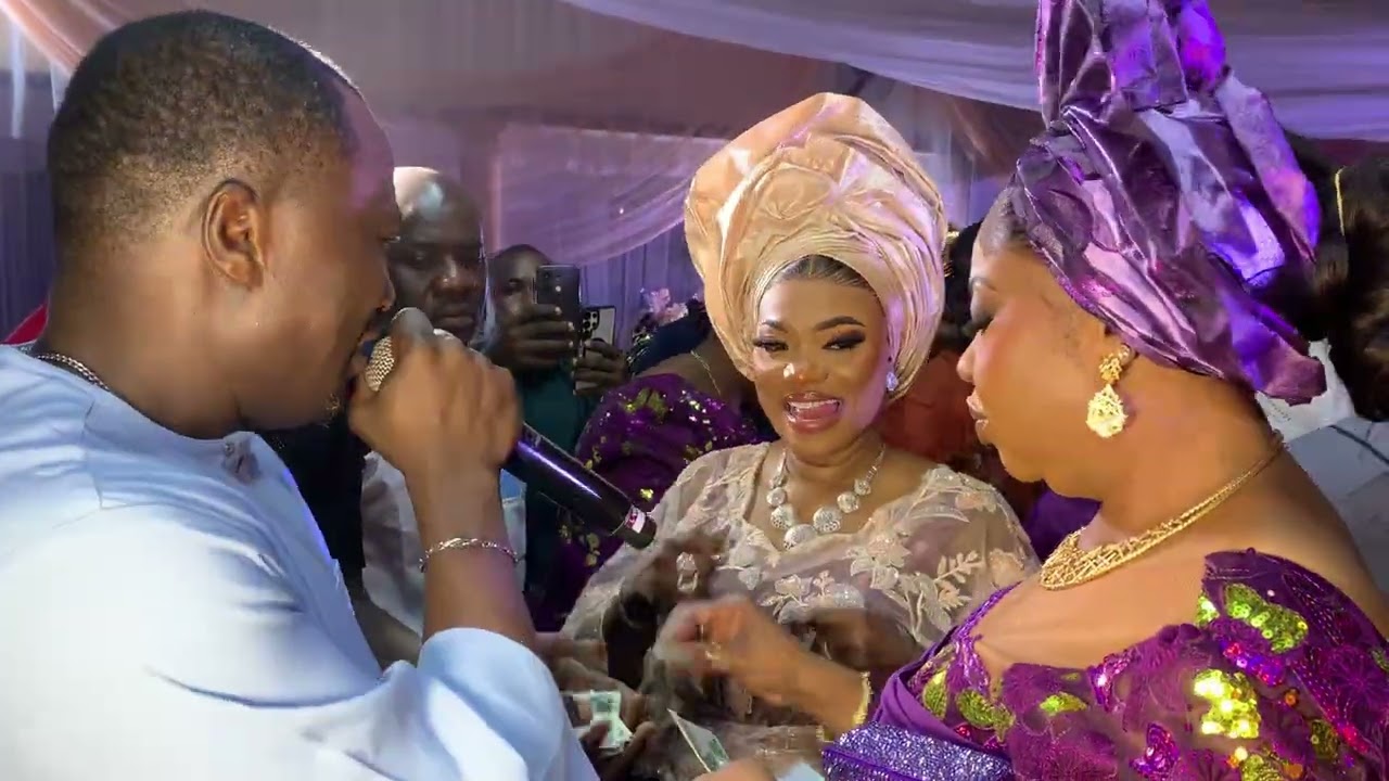Watch OLAOLU GBENJO Performance at the one year remembrance of Mrs Wuraola Oluyemisi Oduwole.