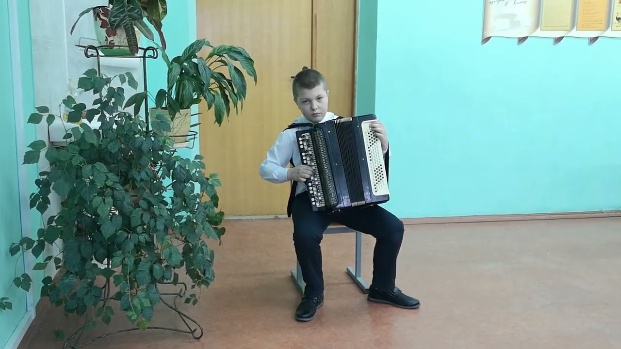 1 Любимов Алексей 1. Р. Бажилин &laquo;Старинный танец&raquo;2. В. Пушкарёва &laquo;Паровозик&raquo;