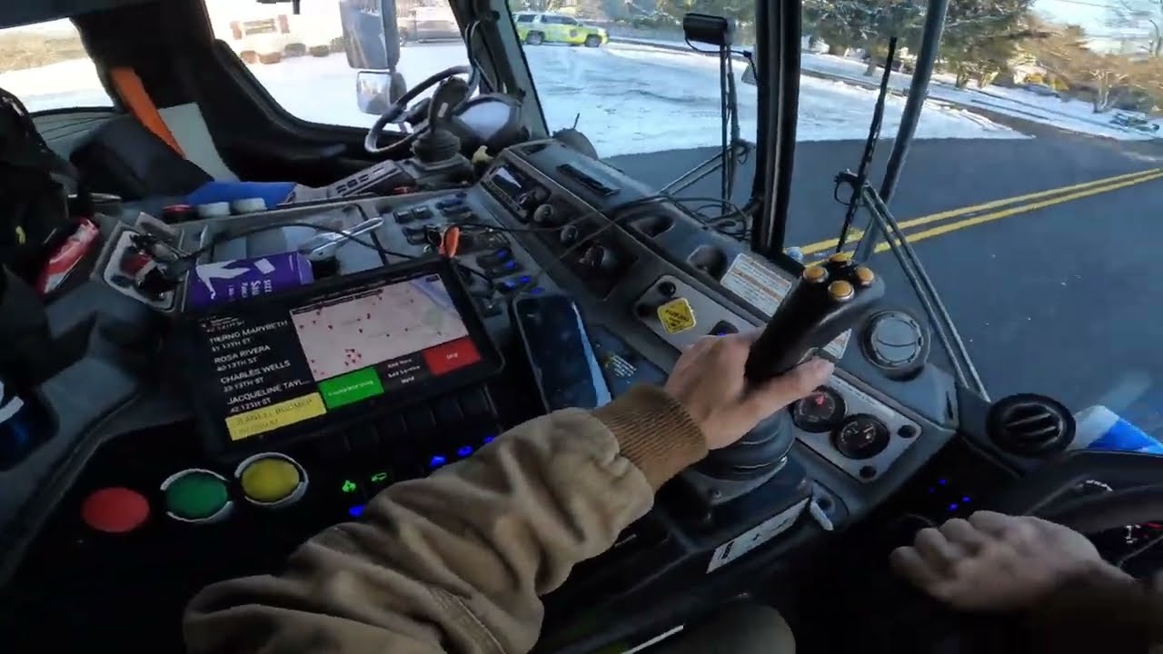 Snow Day Side Loader, Garbage Truck