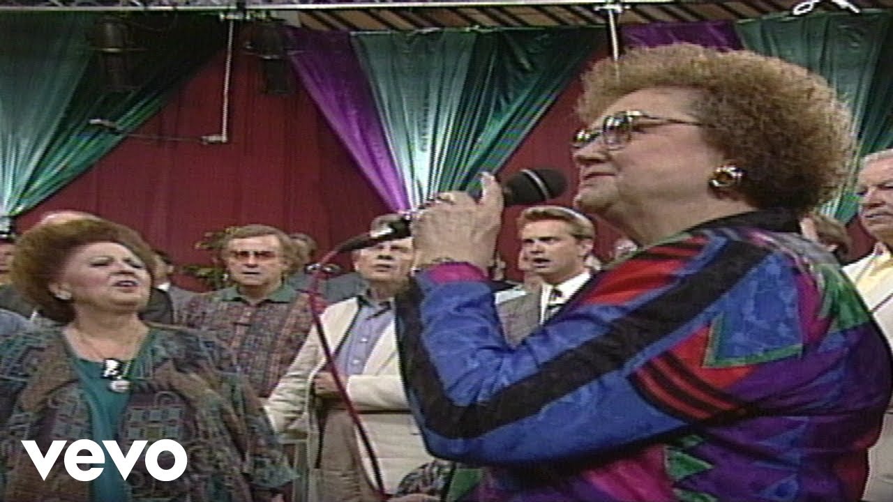 Bill & Gloria Gaither - Wonderful Peace [Live] ft. Lily Weatherford